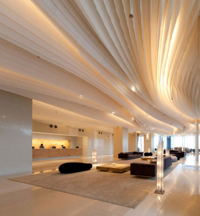 Удивительный дизайн интерьера отеля Hilton Pattaya